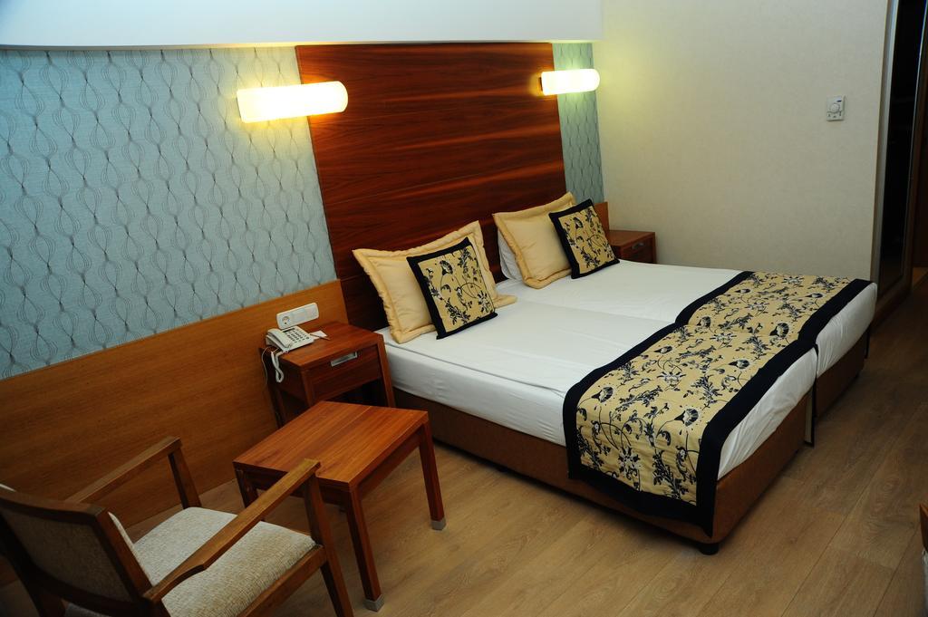 Trendy Side Beach Hotel (Adults Only) Room photo