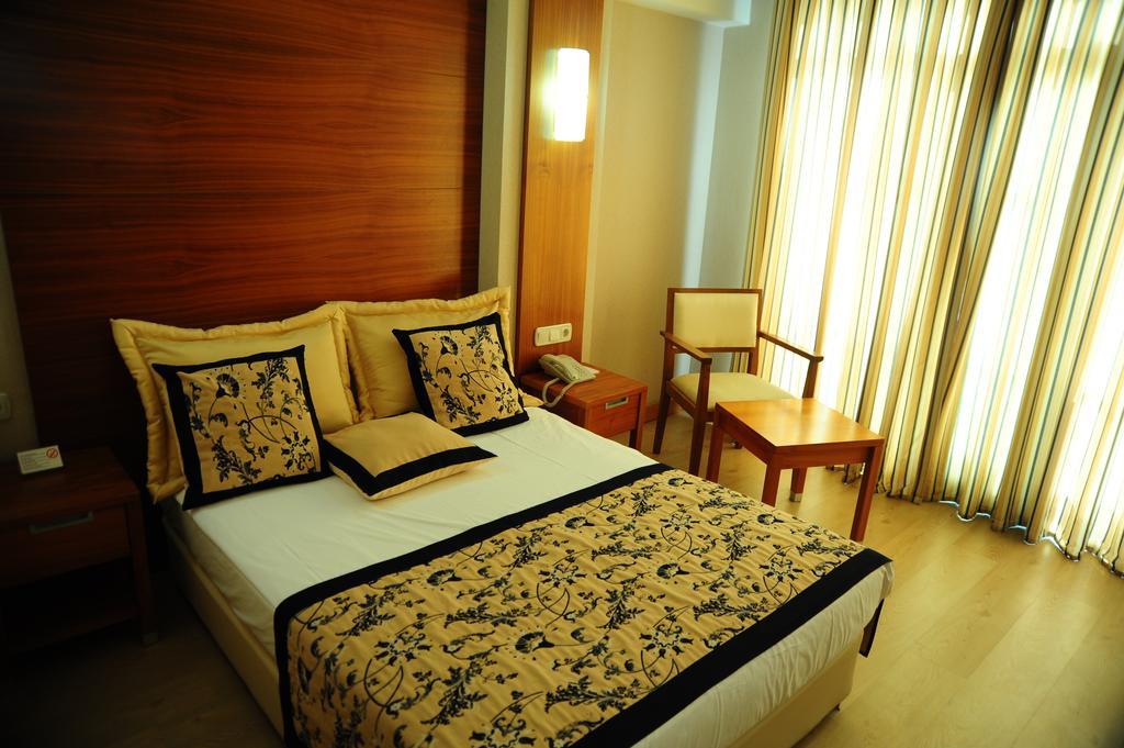 Trendy Side Beach Hotel (Adults Only) Room photo